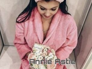 Annie_Astie