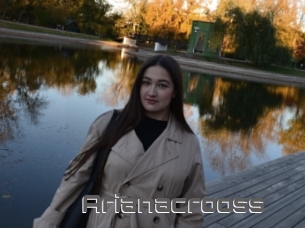 Arianacrooss