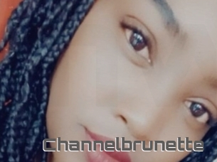 Channelbrunette