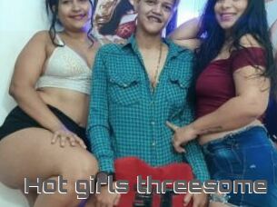 Hot_girls_threesome_x