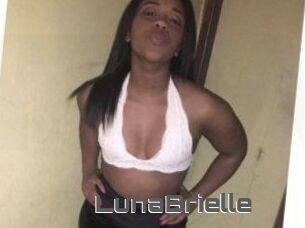 Luna_Brielle