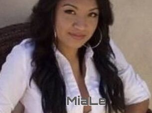 Mia_Le