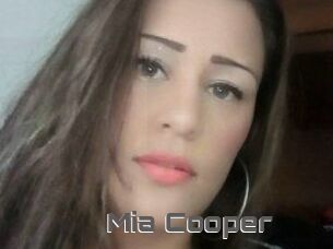 Mia_Cooper