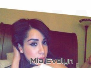 Mia_Evelyn