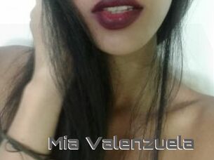 Mia_Valenzuela