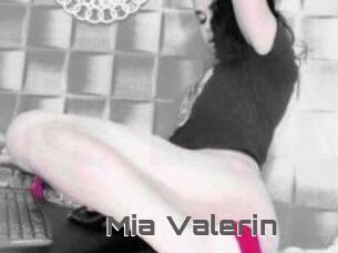 Mia_Valerin