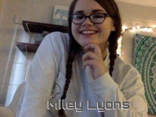 Miley_Lyons