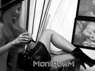 MoniqueM