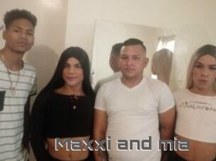 Maxxi_and_mia