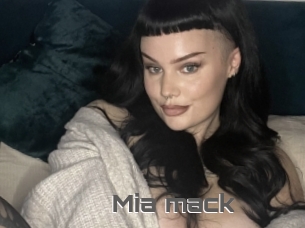 Mia_mack